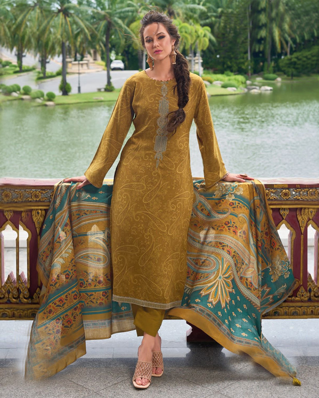 Traditional Yukon Gold Viscose Pashmina Heritage Printed Signature Set