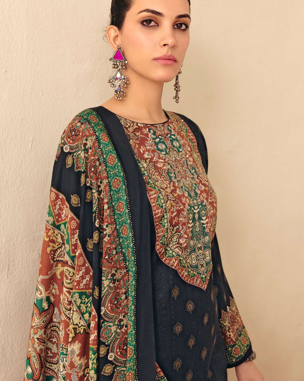 Piano Black Jaam Cotton Khatli Handcrafted Noir Edit